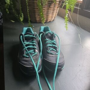 Specialized Women's Shoes in Black and Teal